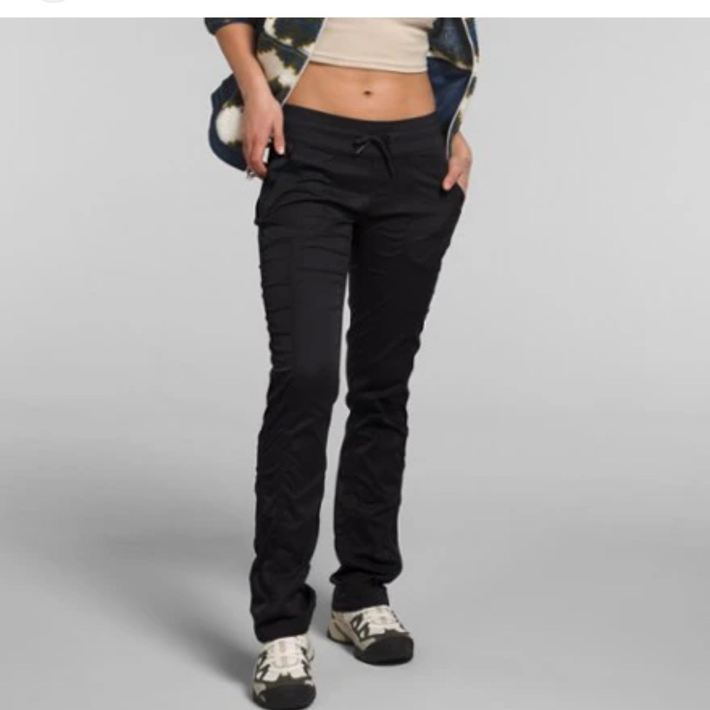 The North Face Aphrodite 2.0 Women's Black Slim Cargo Pants